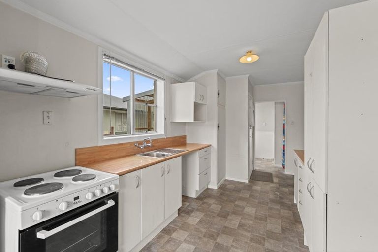 Photo of property in 74 Forfar Crescent, Rockdale, Invercargill, 9812