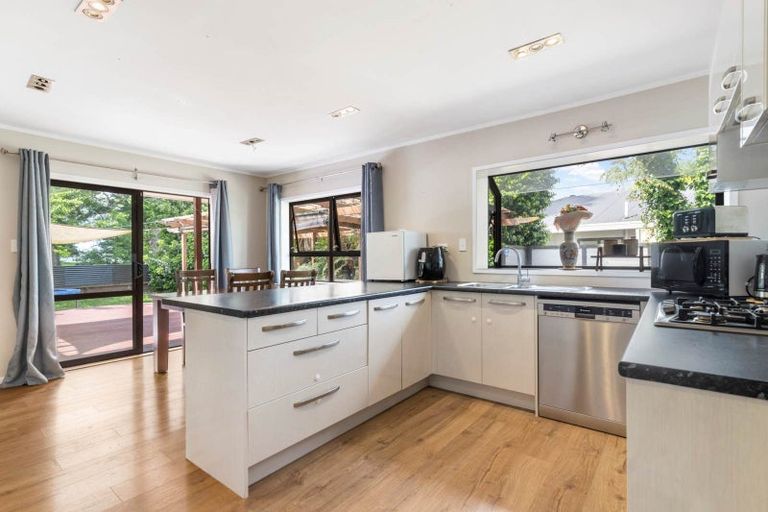 Photo of property in 17 Pinehurst Place, Wattle Downs, Auckland, 2103
