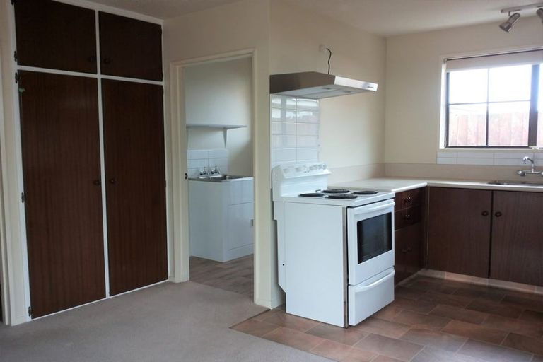 Photo of property in 2/7 Peverel Street, Riccarton, Christchurch, 8011