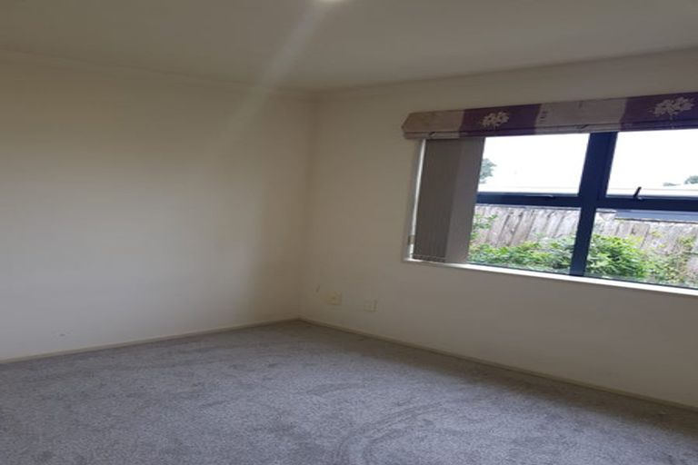 Photo of property in 19 Rangi Avenue, Schnapper Rock, Auckland, 0632