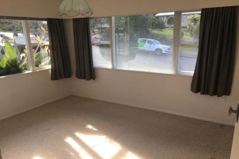 Photo of property in 41 Rimutaka Place, Titirangi, Auckland, 0604