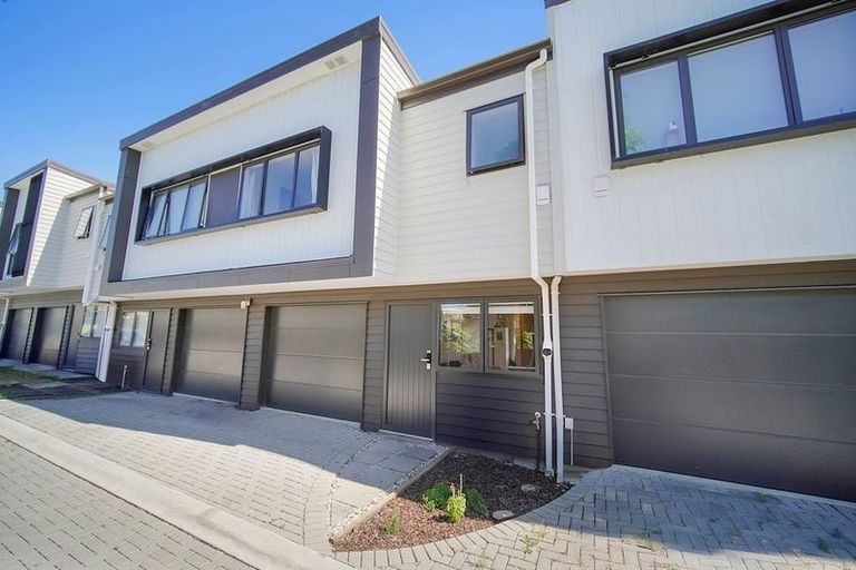 Photo of property in 15d Pipitea Place, Massey, Auckland, 0614