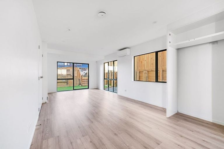 Photo of property in 53d Evans Road, Glen Eden, Auckland, 0602