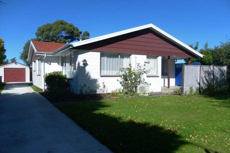 Photo of property in 18 Saunders Place, Redwood, Christchurch, 8051