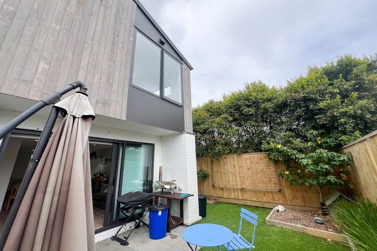 Photo of property in 12/12 Tawa Road, Te Atatu Peninsula, Auckland, 0610