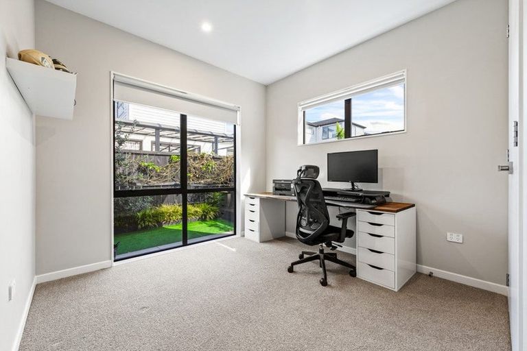 Photo of property in 38 Craigs Way, Hobsonville, Auckland, 0616