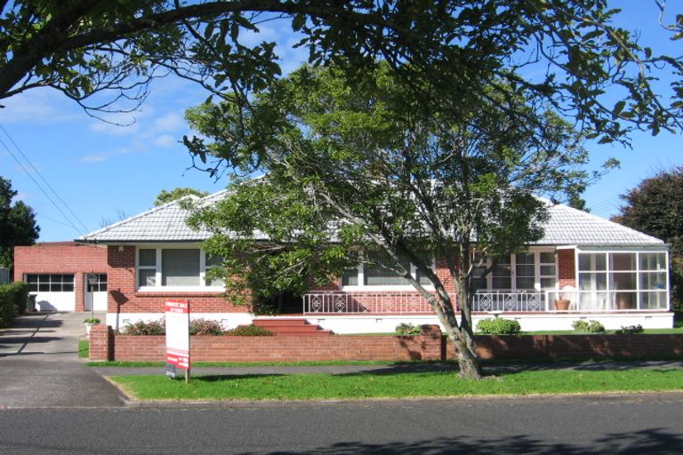 Photo of property in 33 Fairview Road, Papatoetoe, Auckland, 2025