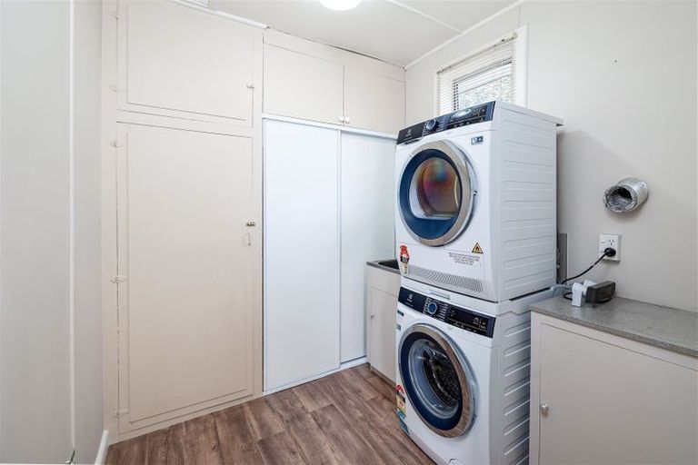 Photo of property in 375 Yaldhurst Road, Russley, Christchurch, 8042