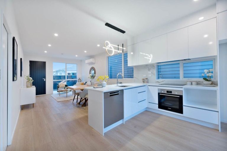 Photo of property in 80b Matipo Road, Te Atatu Peninsula, Auckland, 0610