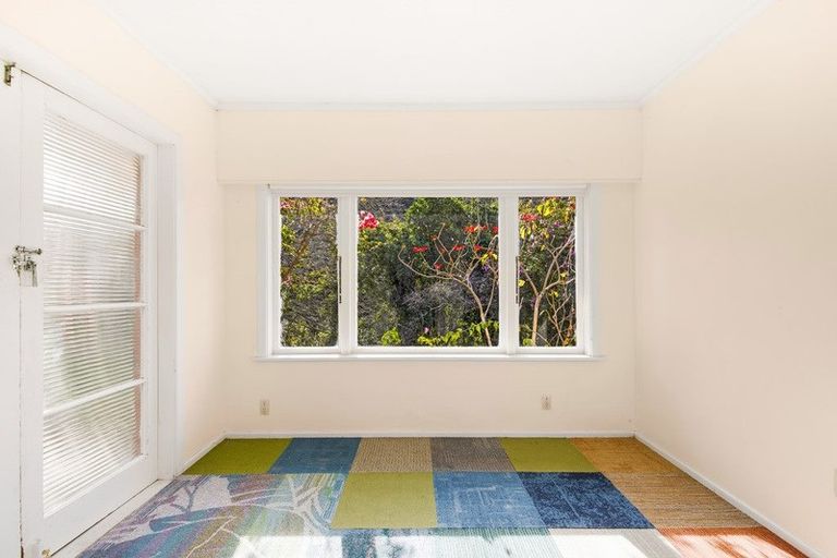 Photo of property in 22 Lowtherhurst Road, Massey, Auckland, 0614