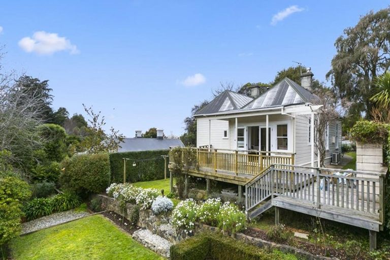 Photo of property in 11 Alison Crescent, Belleknowes, Dunedin, 9011