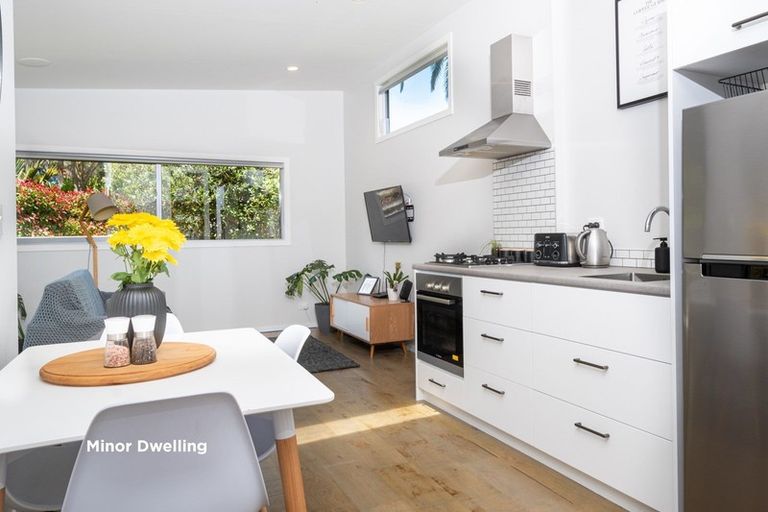 Photo of property in 24a Cambridge Road, Riverhead, 0820