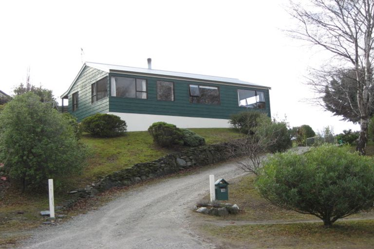 Photo of property in 16 Hunter Crescent, Wanaka, 9305