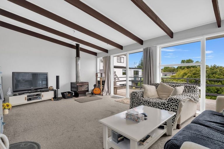 Photo of property in 18a Sylvan Crescent, Te Atatu South, Auckland, 0610
