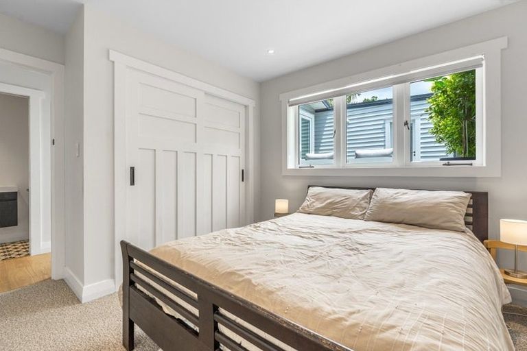 Photo of property in 136 Queen Street, Northcote Point, Auckland, 0627