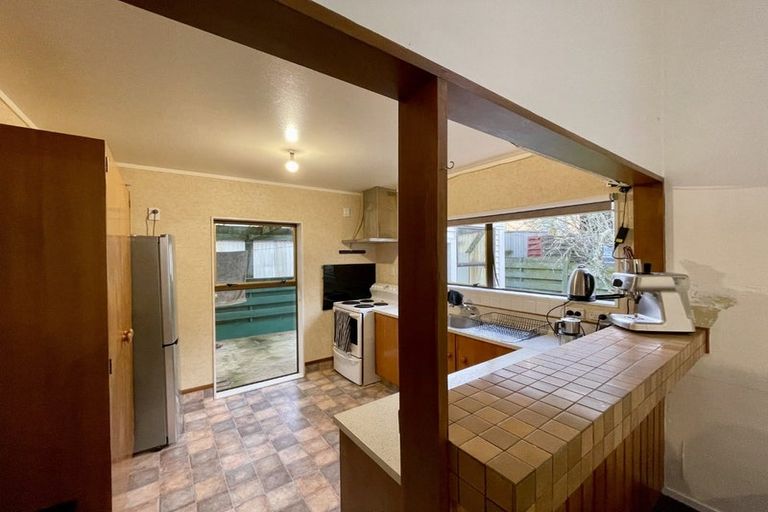 Photo of property in 60f2 Truscott Avenue, Johnsonville, Wellington, 6037