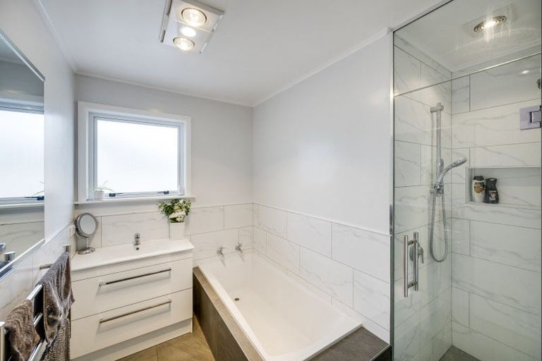 Photo of property in 37 Merton Crescent, Pirimai, Napier, 4112