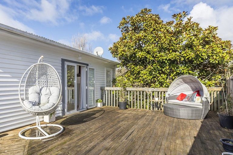 Photo of property in 78 Grays Road, Camborne, Porirua, 5026