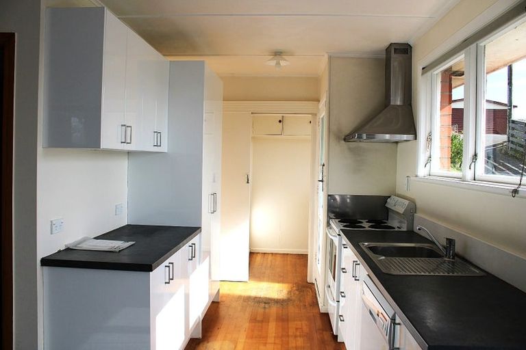 Photo of property in 19 Mark Avenue, Paparangi, Wellington, 6037