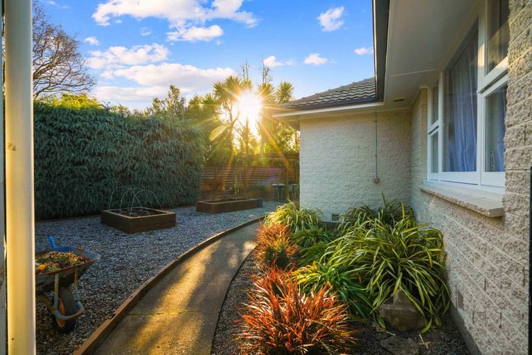 Photo of property in 1 Cunliffe Road, Redwood, Christchurch, 8051