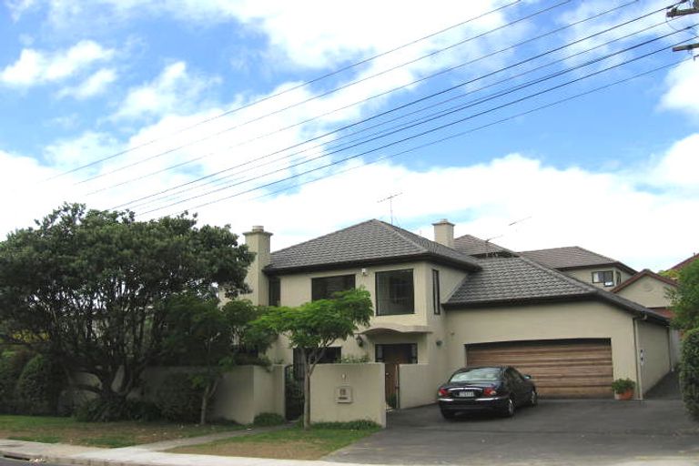 Photo of property in 2/8 Omana Road, Milford, Auckland, 0620