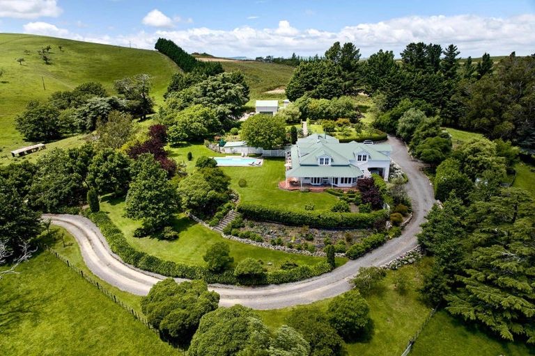 Photo of property in 8 Maungahina Road, Te Ore Ore, Masterton, 5886