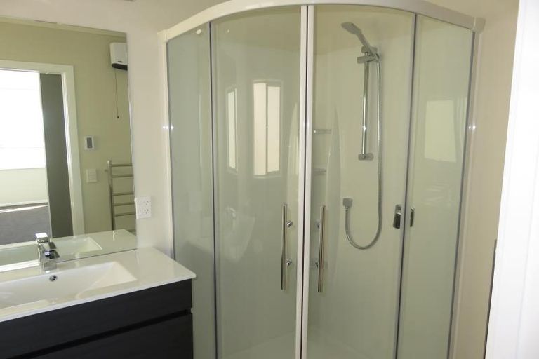 Photo of property in 18a Carluke Street, Paparangi, Wellington, 6037