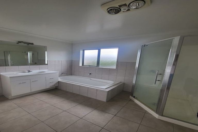 Photo of property in 61c Kayes Road, Pukekohe, 2120