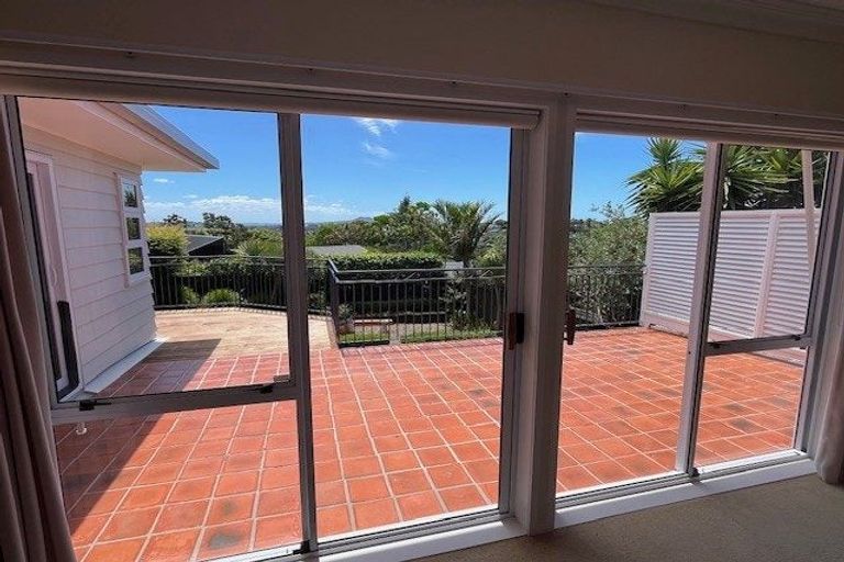 Photo of property in 3 Copperfield Terrace, Mellons Bay, Auckland, 2014