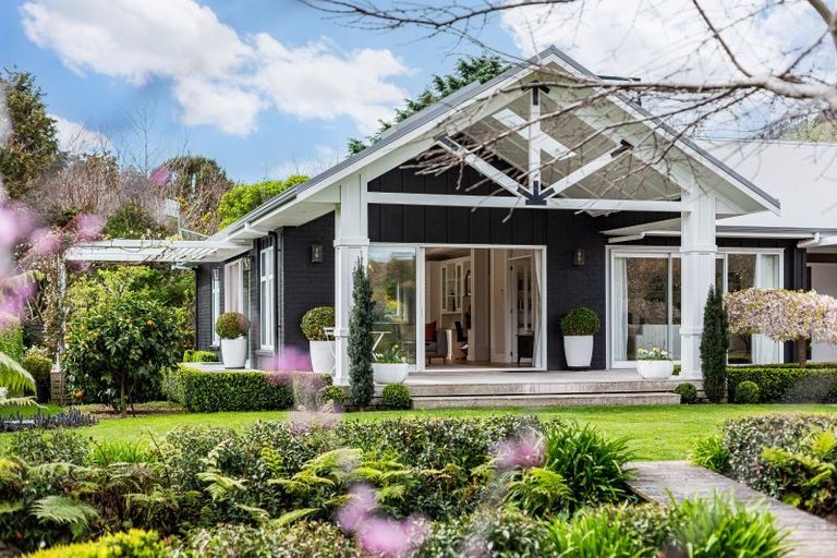 Photo of property in 35a Awanui Drive, Waikanae, 5036