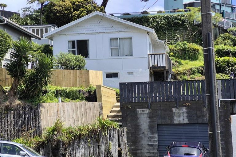 Photo of property in 54 Pioneer Road, Moturoa, New Plymouth, 4310