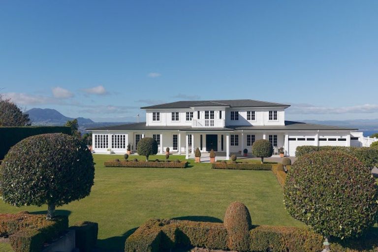 Photo of property in 423 Gillespie Place, Acacia Bay, Taupo, 3385
