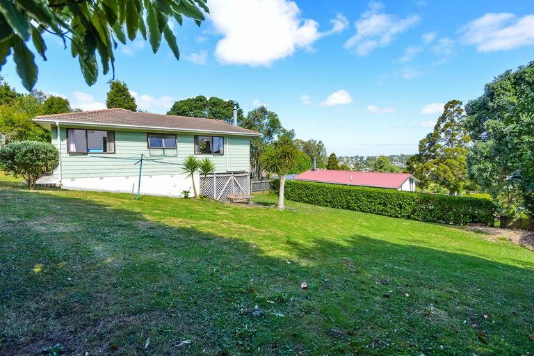 Photo of property in 10 Glenbervie Crescent, Massey, Auckland, 0614