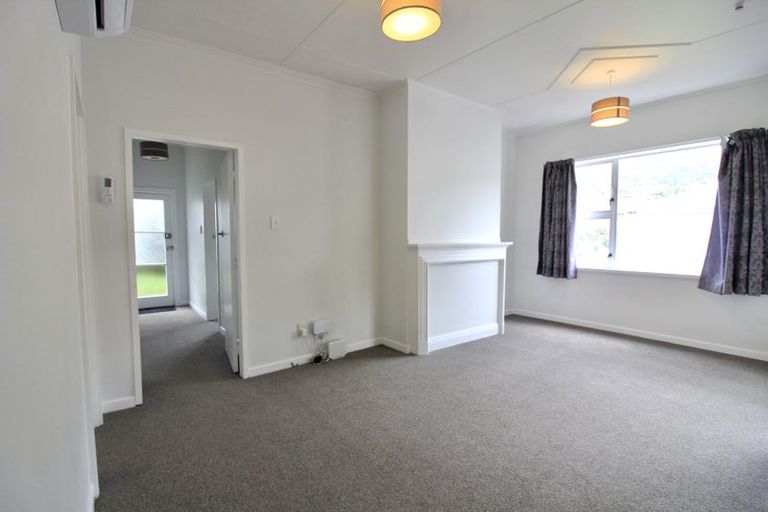 Photo of property in 18 Tamar Street, Island Bay, Wellington, 6023