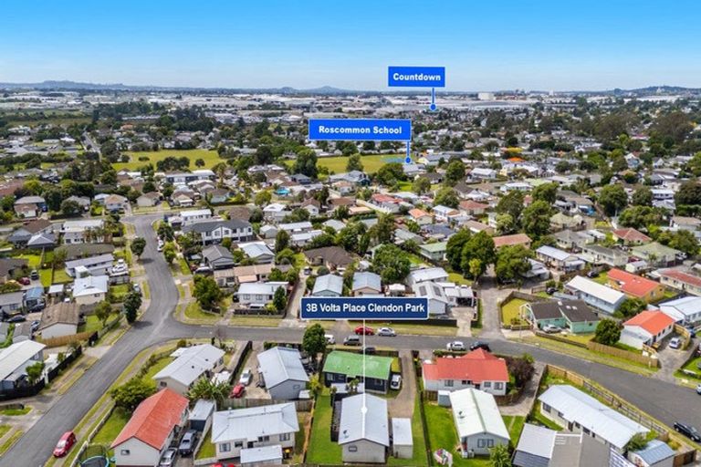 Photo of property in 2/3 Volta Place, Clendon Park, Auckland, 2103