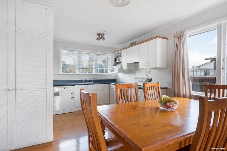 Photo of property in 62 Megan Avenue, Pakuranga Heights, Auckland, 2010