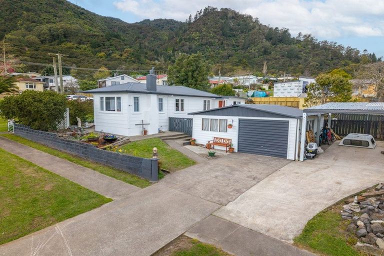 Photo of property in 1 Brick Street, Te Aroha, 3320