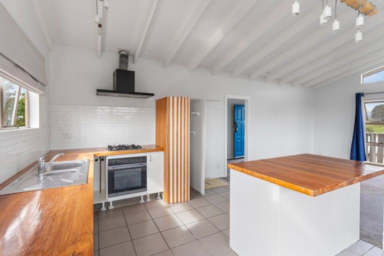 Photo of property in 62 Toi Street, Otaki Beach, Otaki, 5512