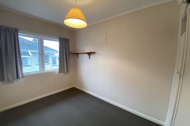 Photo of property in 194 East Coast Road, Forrest Hill, Auckland, 0620