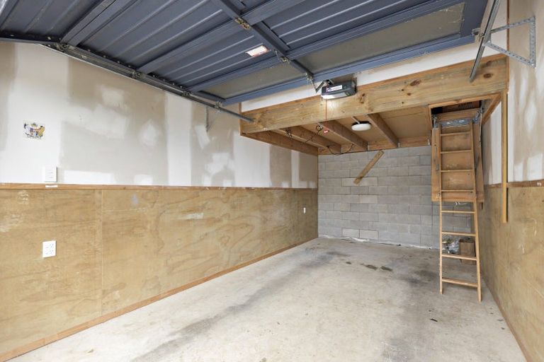 Photo of property in 80 Farnham Street, Mornington, Wellington, 6021