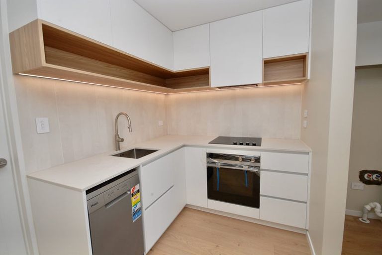 Photo of property in 3/139 Tirimoana Road, Te Atatu South, Auckland, 0602