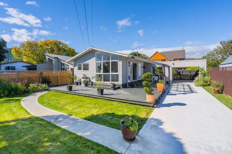 Photo of property in 62 Ngaio Road, Waikanae, 5036
