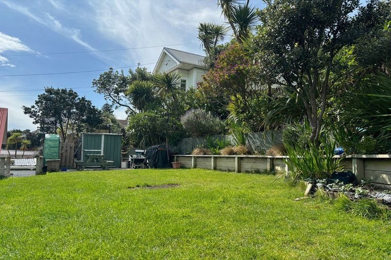 Photo of property in 193 Clyde Street, Island Bay, Wellington, 6023