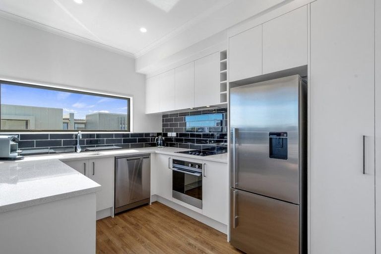 Photo of property in 1 Kaiwawao Lane, Hobsonville, Auckland, 0616