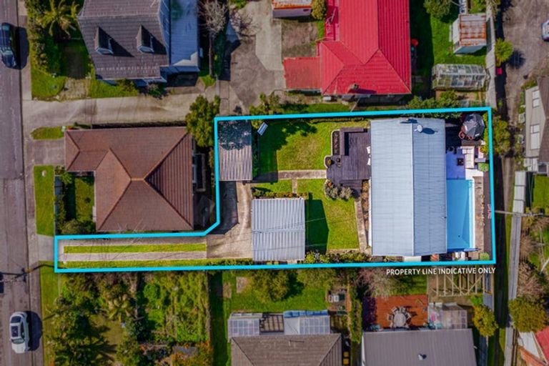 Photo of property in 2/29 Sunnyfield Crescent, Glenfield, Auckland, 0629