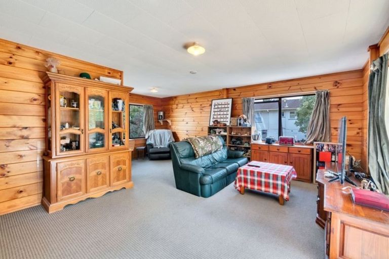 Photo of property in 10a Halberg Street, Glenfield, Auckland, 0629