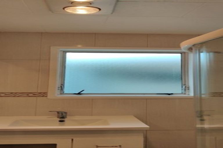 Photo of property in 5 Kivell Close, Mangere East, Auckland, 2024