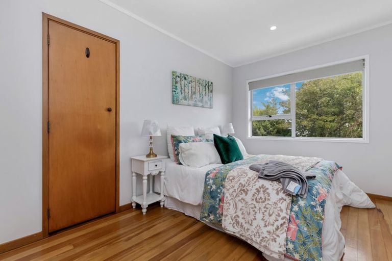 Photo of property in 13 Seabar Place, Glen Eden, Auckland, 0602