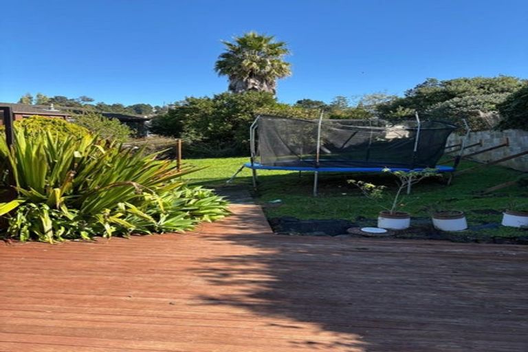 Photo of property in 99 Stottholm Road, Titirangi, Auckland, 0604