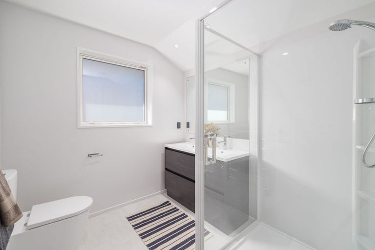 Photo of property in 8b Wychwood Crescent, Bishopdale, Christchurch, 8053